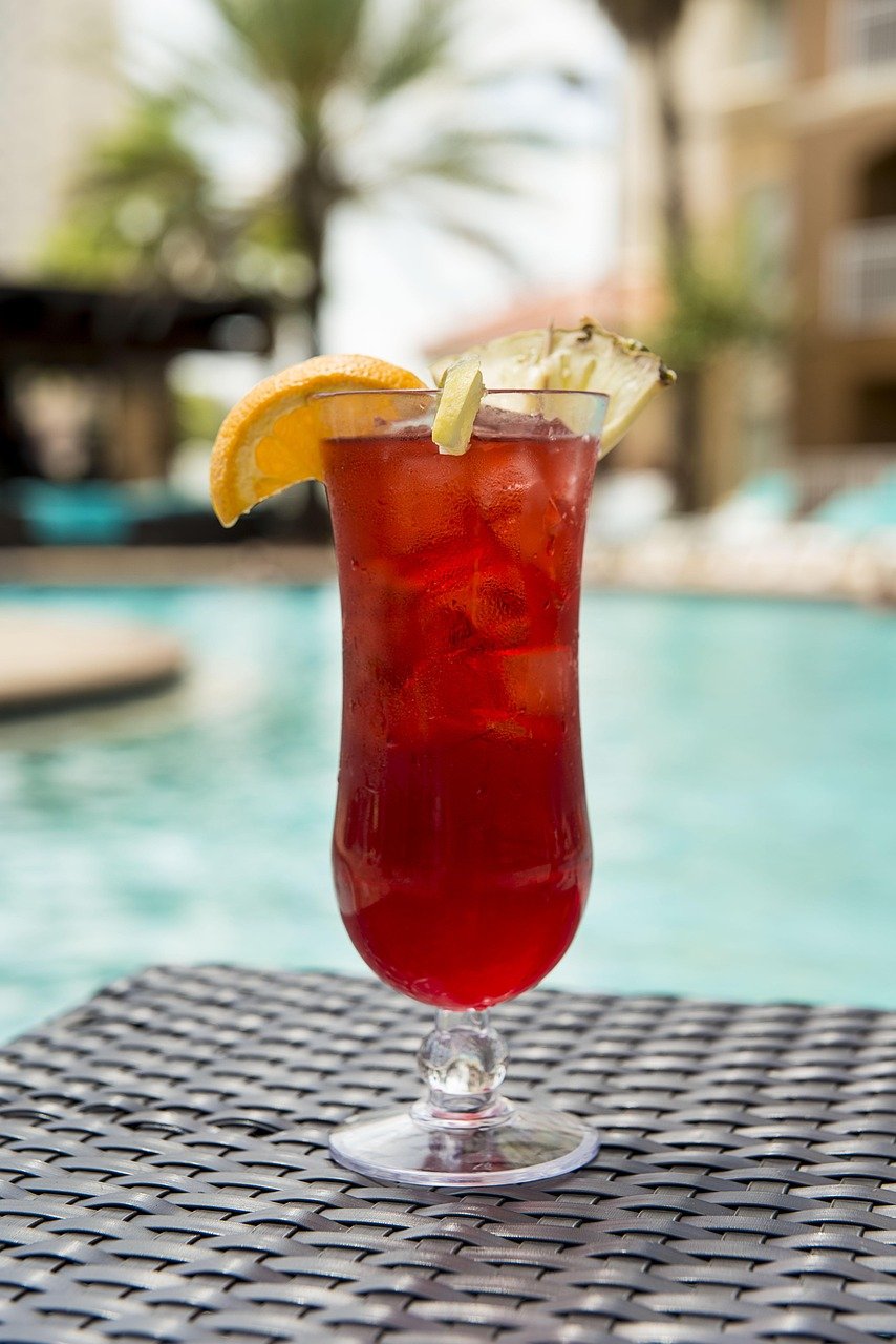 cocktail, drink, poolside, alcohol, nature, bar, glass, beverage, celebration, summer, refreshment, cold, liquid, alcoholic-818197.jpg